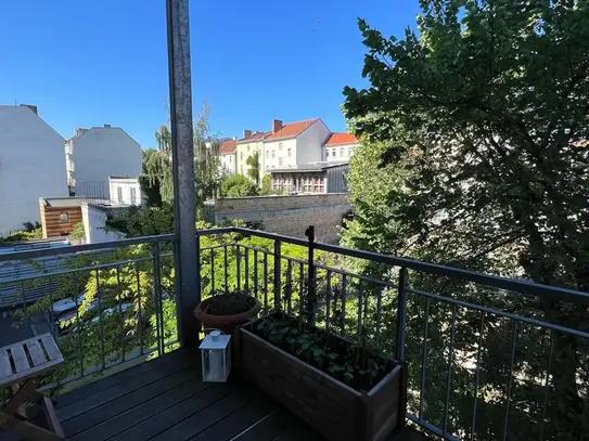 Bright & modern apartment; 2 rooms; 2 balconies; best location in Mitte