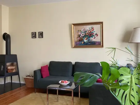 Cozy bright 3-room apartment in Neukölln with private garden