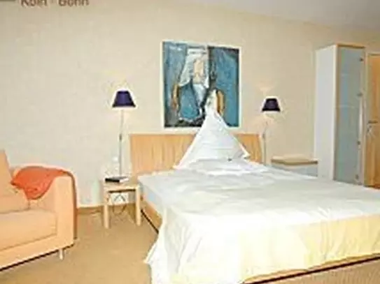 Direkte Rheinnähe - Balkonapartment in Rodenkirchen – zeitwohnen.de