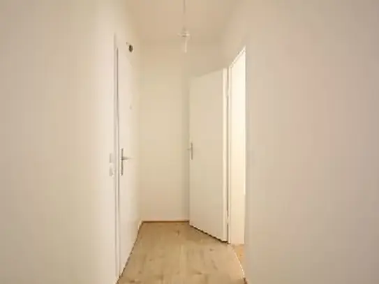 STUDENTEN AUFGEPASST! SCHICKES APARTMENT MIT NEUEM BAD AUF DER HOCHSTRASSE ZU MIETEN!