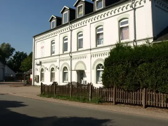 Schöne, geräumige Altbauwohnung