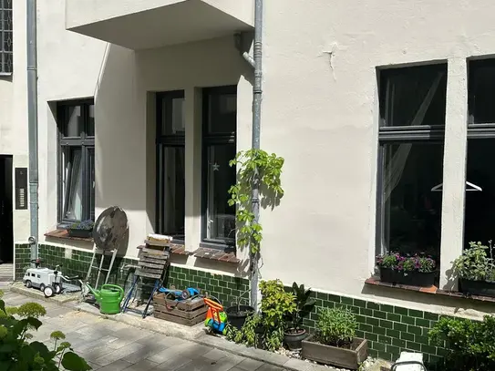 Quiet Courtyard Flat in Berlin's Best Neighborhood