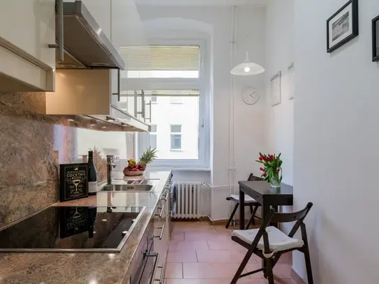 Fashionable & newly renovated studio apartment in the heart of Sprengelkiez in Mitte