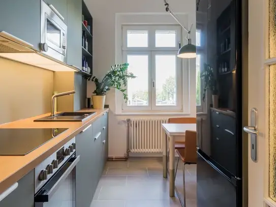 Beautiful spacious apartment with amazing views in a Berlin landmark building in Berlin Friedrichshain, Berlin - Amster…