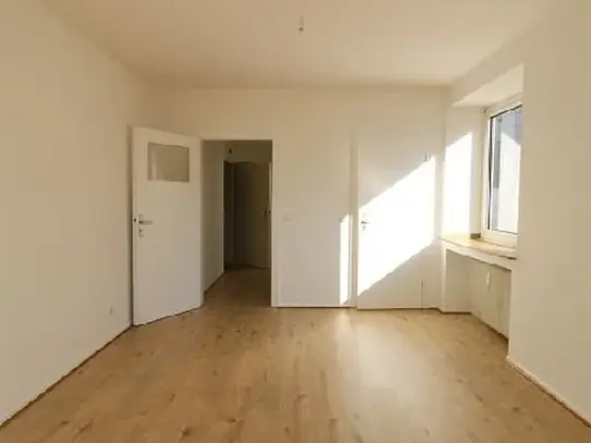 STUDENTEN AUFGEPASST! SCHICKES APARTMENT MIT NEUEM BAD AUF DER HOCHSTRASSE ZU MIETEN!