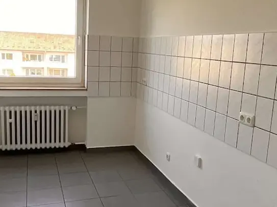 Sanierte 2 Zimmerwohnung mit Balkon und Aufzug!