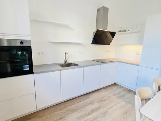 Exclusive 2-room apartment with flair for first time occupancy – euhabitat