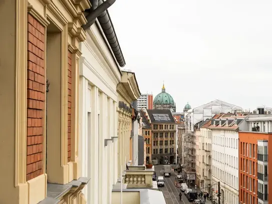 Classic apartment in one of Berlins old historical buildings in Mitte