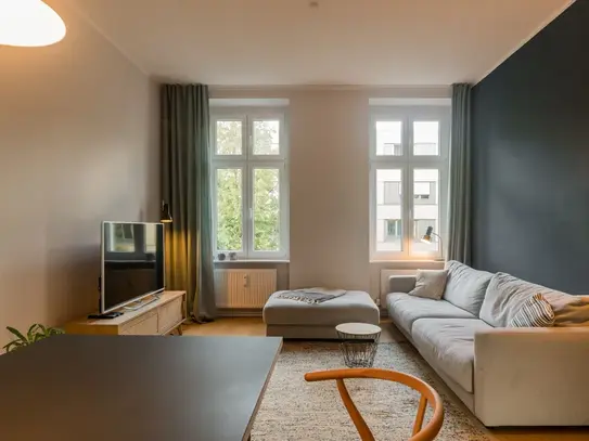 Renovated 3 room apartment (3 bedrooms) in Kreuzberg near Paul-Linke-Ufer