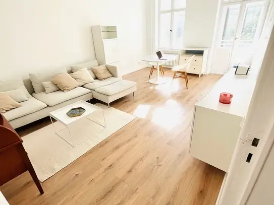 Bright Apartment in the Heart of Berlin-Tiergarten – Near Central Station with Excellent Connectivity