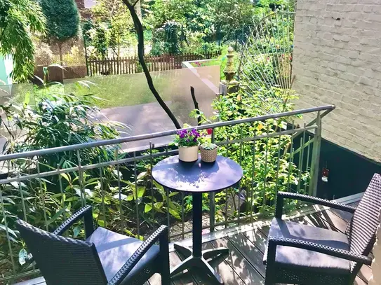 Luxurious apartment with garden, in the quiet Founder's Quarter. Near Fürstenplatz.