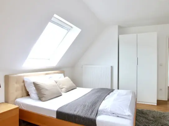 Harmony and Style: Wohnung mit Balkon im Belgischen Viertel – zeitwohnen.de