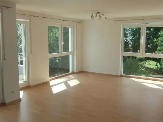 3 BR, 3 min. Panzer, Beautiful modern apart. in prime location