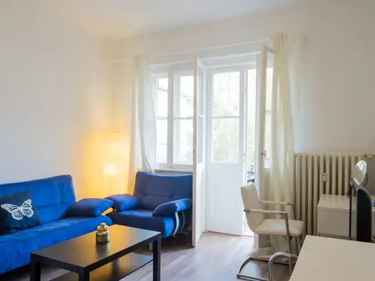 Charming, nice flat in quiet street, close to S-Bahn Station, Berlin