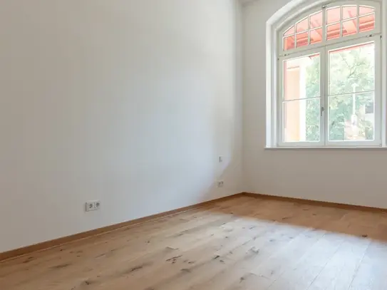 Reserviert:
			
			** Großer Balkon mit Blick ins Grüne | modernes Bad | Abstellraum | Offene Küche | Stellplatz **