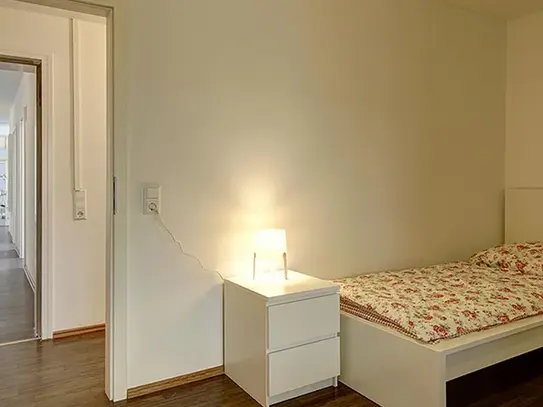 Snug single bedroom near the Bad Cannstatt Wilhelmsplatz metro