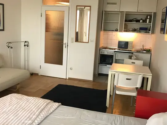 Lovely 1-room apartment 7 OG with balcony at Munich Petuelpark