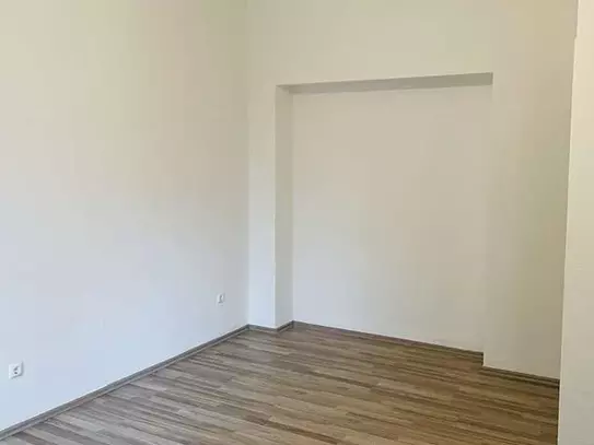 Renovierte 2 Zimmerwohnung mit Balkon!