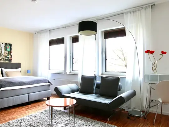 Lovely & charming apartment at Barbarossaplatz