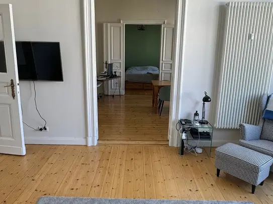 Old building Apartment in Berlin City West! Perfect for Couples!