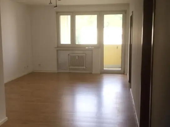 Neues Laminat und demnächst schon frei! 3-Zimmer-Wohnung in Baumberg