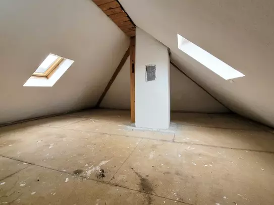 Dachgeschoss Wohnung Tailfingen zu vermieten