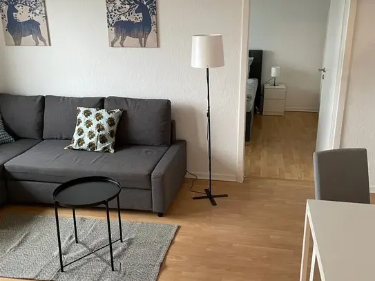 Schöne, helle Wohnung in der Südstadt mit Balkon (Garage im Haus separat anmietbar)