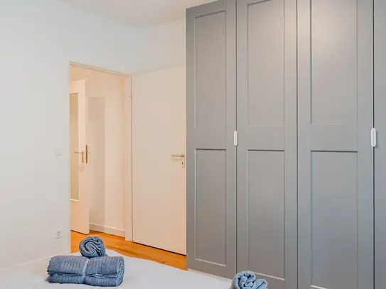 Light modern furnished 2-room apartment in Charlottenburg