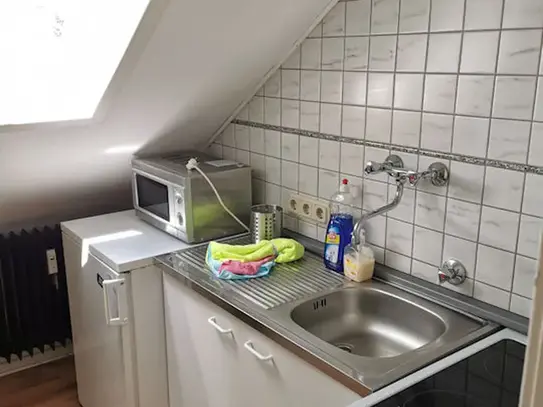 Gemütliche Dachgeschosswohnung in Troisdorf- Spich, Ruhiglage – zeitwohnen.de