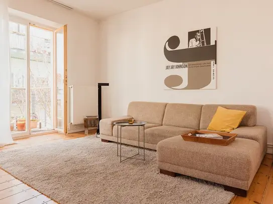 Bright 2 bedroom apartment In Prenzlauerberg