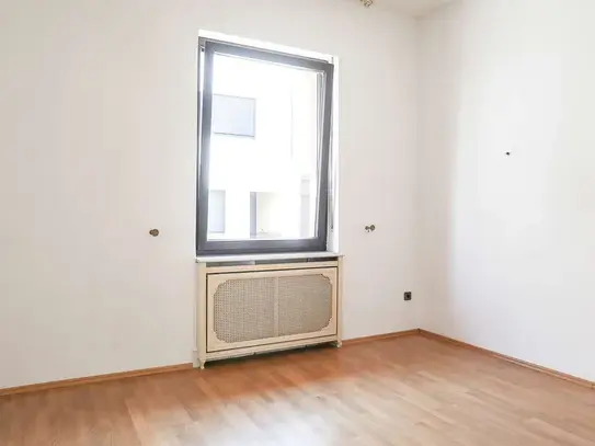 Geräumige 2,5-Zimmer-Wohnung mit Altbau-Charme