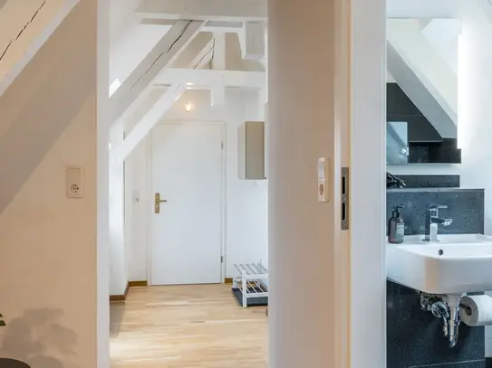 Charming, pretty high floor home in best area Berlin Mitte