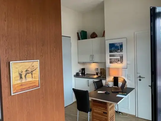 Top 1 room single apartment in the beautiful Hafencity.