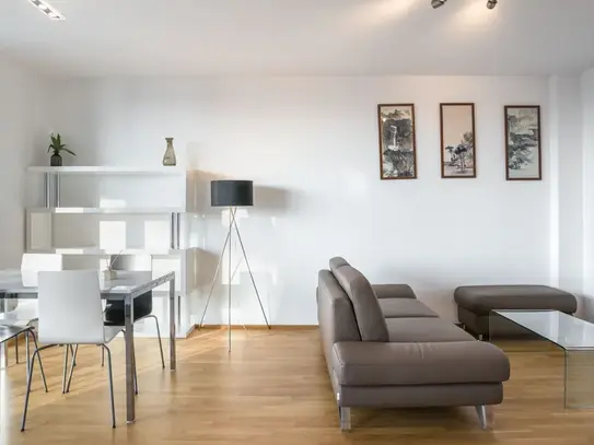 Luxurious 2-room apartment near Frankfurt Fair- ft. concierge, balcony, open kitchen, bathtub and parking