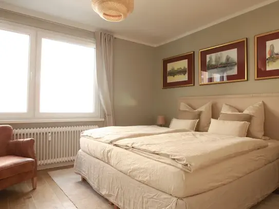 Quiet apartment in Charlottenburg 200 meter to the Kurfürstendamm - parking space included!