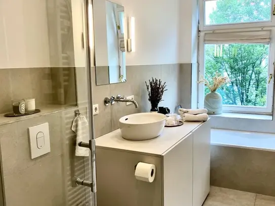 3-bedroom Altbau apartment in Prenzlauer Berg