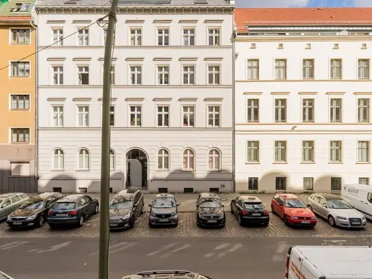 Stylish newly built apartment in the heart of Berlin-Mitte with balcony and great connection