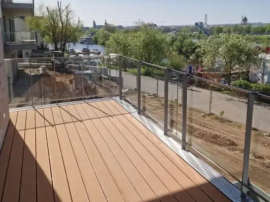 Ihr neuer Lieblingsplatz mit Elbblick und zwei Balkonen in der Hafencity! Erstbezug!