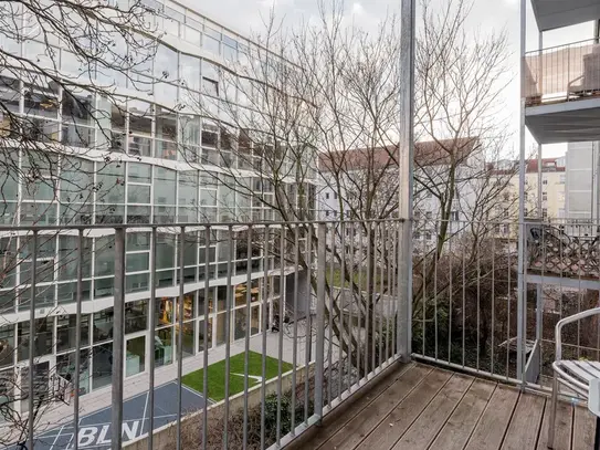 Quiet and wonderful home at Warschauer Straße