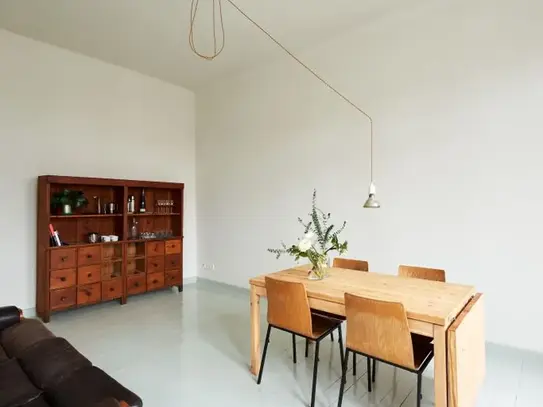 newly refurbished open plan apartment with water view in moabit