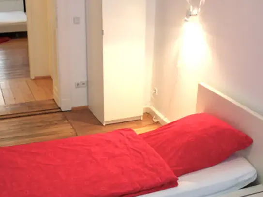 Cosy fully furnished flat in the heard of Prenzlauer Berg ( small familie or 2-3 friends )