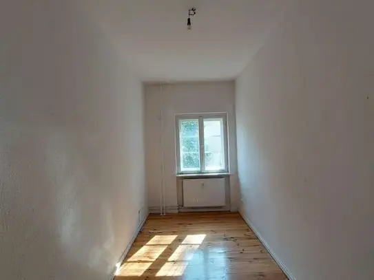 3-Zimmer-Wohnung mit Loggia und viel Potenzial wartet auf neue Mieter!