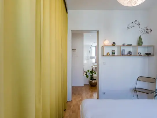 Beautiful, bright design apartment in nicest area in Mitte