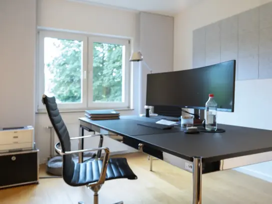 Briller Viertel: Modernisierte 2-Zimmer-Wohnung mit Parkettboden, Balkon & Einbauküche in TOP Lage