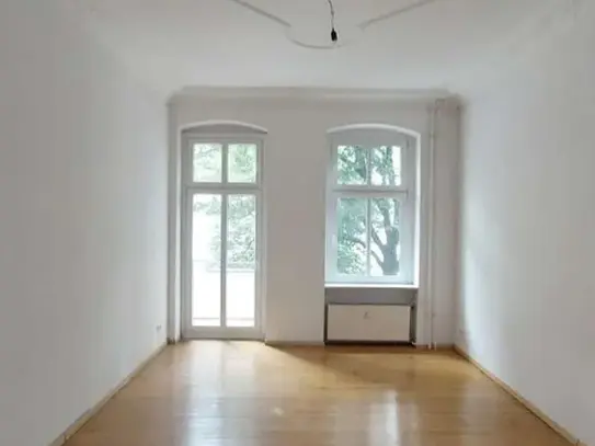 Wunderschöner 2-Zimmer-Altbau wartet auf neue Mieter!