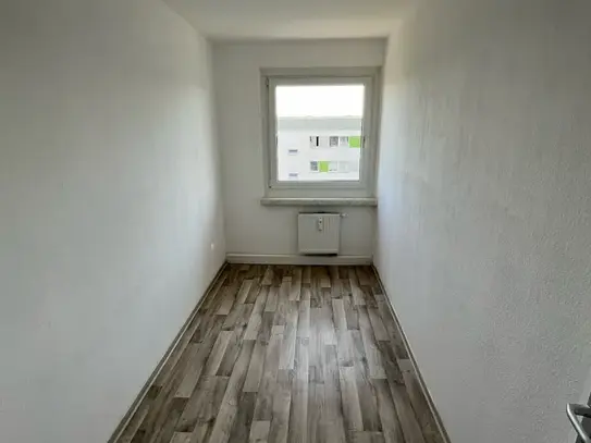 *Herrliche 4-Zimmer-Familienwohnung mit Balkon und Blick auf den Stadtpark*