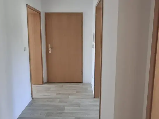 Frisch sanierte 3 Zimmer Wohnung im 1. OG