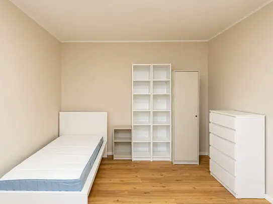 Wonderful & bright Room in shared place in Charlottenburg