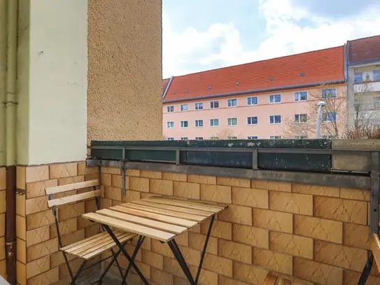 Cool double bedroom in a 3-bedroom apartment near U Rehberge metro station