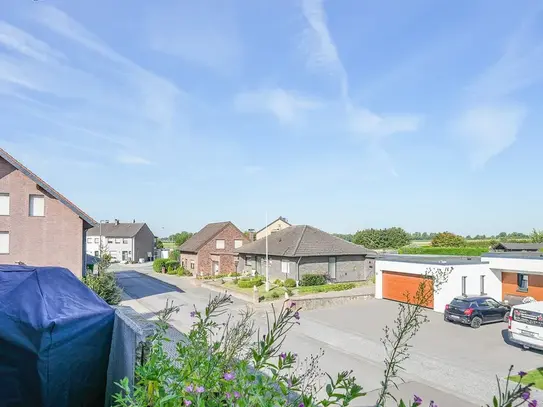 Helle 3-Zimmer-Wohnung mit Fernblickbalkon in ruhiger Lage von Titz